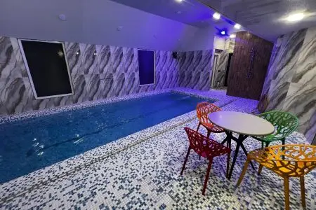 ویلا استخردار با معماری چوبی در چالوس، عکس ۳