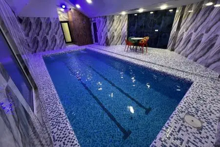 ویلا استخردار با معماری چوبی در چالوس، عکس ۲